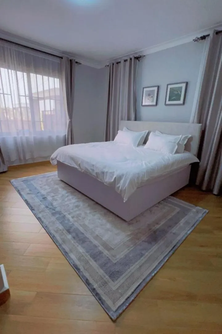 Superior 1 Bedroom Apartment 캄팔라